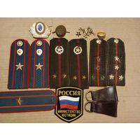 Погоны и кокарда