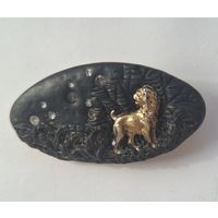 Брошь. Лев. Сюжет. 80-е годы, Германия