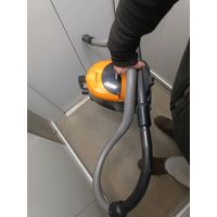 Пылесос для сухой уборки 2000w со стройки