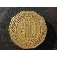 Алжир 10 динаров,1981. С 20 копеек. Распродажа коллекции. Смотрите другие лоты.