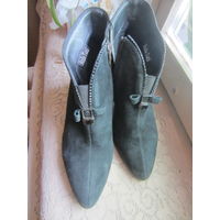 Полусапожки черные женские размер 40