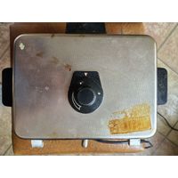 Электровафельница времен СССР. Выпущена в Литовской ССР. В рабочем состоянии.