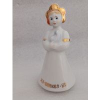 Девочка с голубем. Катюша фестивальная.