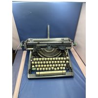 Пишущая печатная машинка