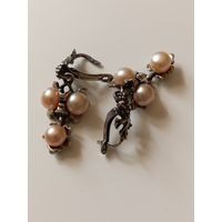 Серьги с жемчужинками.