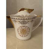 Фарфоровый коллекционный чайник