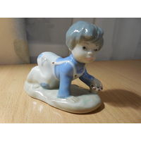 Фарфоровая статуэтка. Малыш. Испания.
