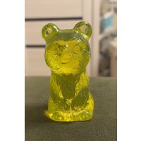 Статуэтка Медведь из уранового стекла . Производство Чехия