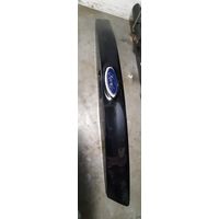 Накладка двери (крышки) багажника к Ford Focus BM51A43404AEW