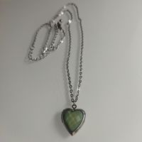 Медальон - локет . Покрытие серебро. Открывается.Винтаж. 1,8 х2 см. ,59 см.