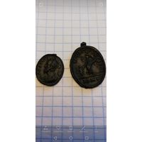 Старинные медальоны.Вероятно, бронзовые или медные изделия XVIII-XIX веков.