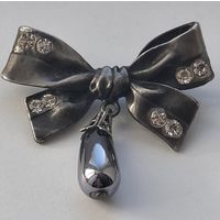 Брошь.  Бант с подвеской, 80-е годы,  Германия