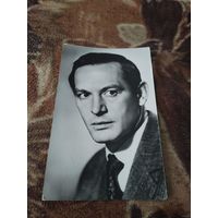 АКТЕР Василий Лановой.