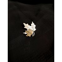 Брошь, два кленовых листочка