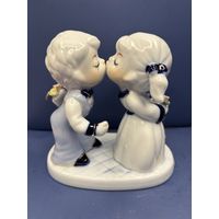 Статуэтка фарфор парочка