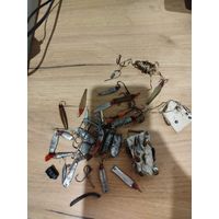 Старые крючки и блестела,самоделки из билонных и никелевых монет,с рубля