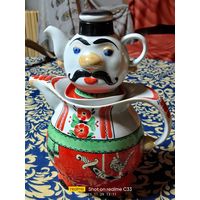 Чайник с заварником и блюдцем