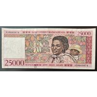 РАСПРОДАЖА КОЛЛЕКЦИИ. Мадагаскар 25000 франков 1998 г.