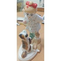 Статуэтка фарфор Девочка с собачкой или А ну ка отними СССР 1950-1960 г.г.,из серии Счастливое детство. Полоне ЗХК УССР Автор: С. Голембовская (Болзан).