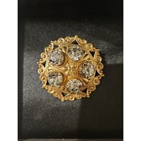 Брошь очень крупная