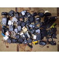 Блоки питания зарядки разные 128 шт.