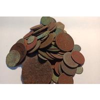100 старых медных монет