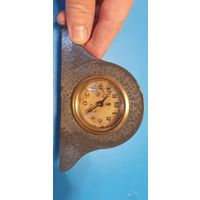 Старые часы в оловянной подставке 1920е- до 1960