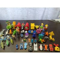Игрушки Киндер макси kinder maxi фигурки миньоны машинка динозавры пингвины Смурфики