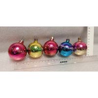 Ёлочные игрушки. Шарики с рисунком из маленьких снежинок. 1-29