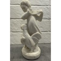 Статуэтка ДЕВУШКА КОРМИТ КУР. Камень. СССР. 1930г  Распродажа коллекции!!!