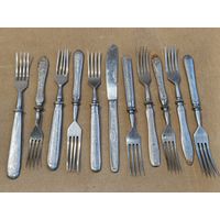 Набор вилок раннего СССР.