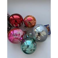 Лот елочных игрушек.