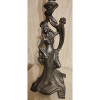 Основание старинной настольной лампы.