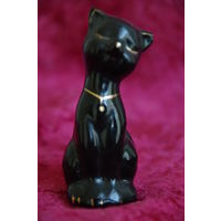 Статуэтка фарфоровая  " Котик "    целая  , высота 7,5 см