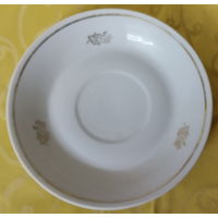 Блюдце эпохи СССР. Сумской фарфоровый завод (Суммы), 1974-1991 гг