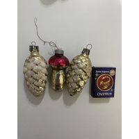 Лот елочных игрушек.