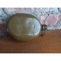 Фляга, фляжка армейская.