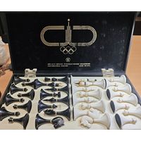 Шахматы ММП БССР с олимпийской символикой. Бакелитовые фигуры.