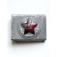 Пряжка-партизанка. Поверх символики Вермахт, установлена кокарда-красная звезда.