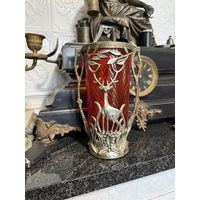 Ваза Олень рубиновое рельефное стекло в металлической оправе СССР