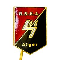 Алжир. Значок футбольного клуба USM ALGER ранее известного как U.S.K.A.  UNION SPORTIVE DE LA MEDINA, основанного в 1937 году