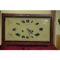 Часы настольные  Янтарь  с боем ( все работает ) обслуженные