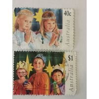 Две марки из серии "Рождество"