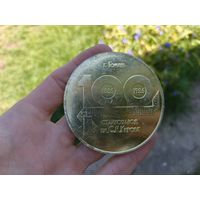 Настольная медаль