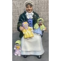 Фарфоровая статуэтка Royal Doulton "Продавец тряпичных кукол" 1983 год. Высота 21 см.