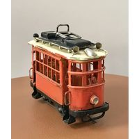 Модель декоративного ретро трамвая.