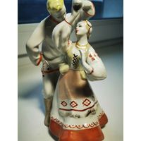 Статуэтка "Танцующая пара", фарфор