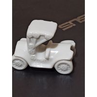 Фарфоровая статуэтка,машина раритет