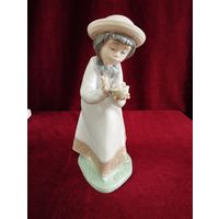 Статуэтка фарфоровая Нежность (Девочка с птичками), Lladro. Испания