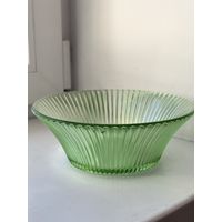 Фруктовница, салатник. Неман.СССР. Зелёное стекло.